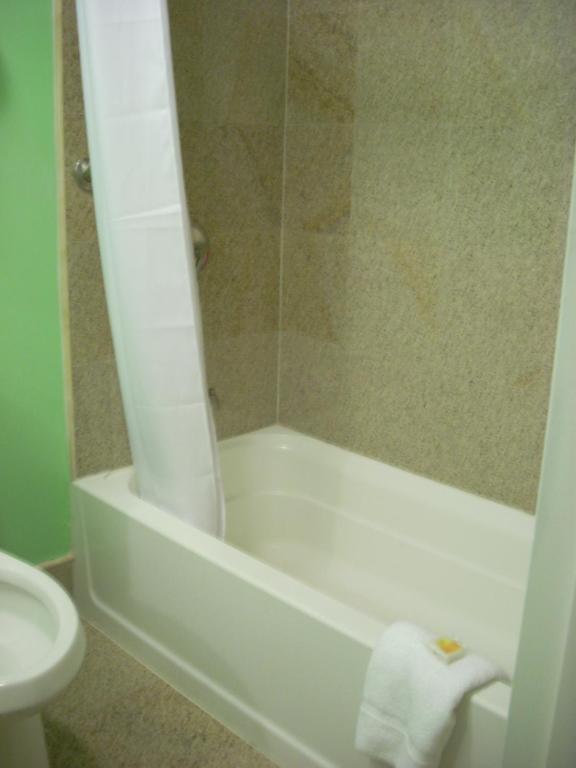 Days Inn & Suites By Wyndham Ozone Park/Jfk Airport Nueva York Habitación foto
