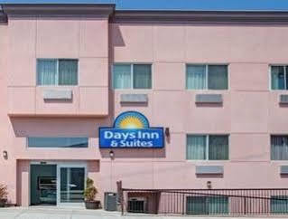 Days Inn & Suites By Wyndham Ozone Park/Jfk Airport Nueva York Exterior foto
